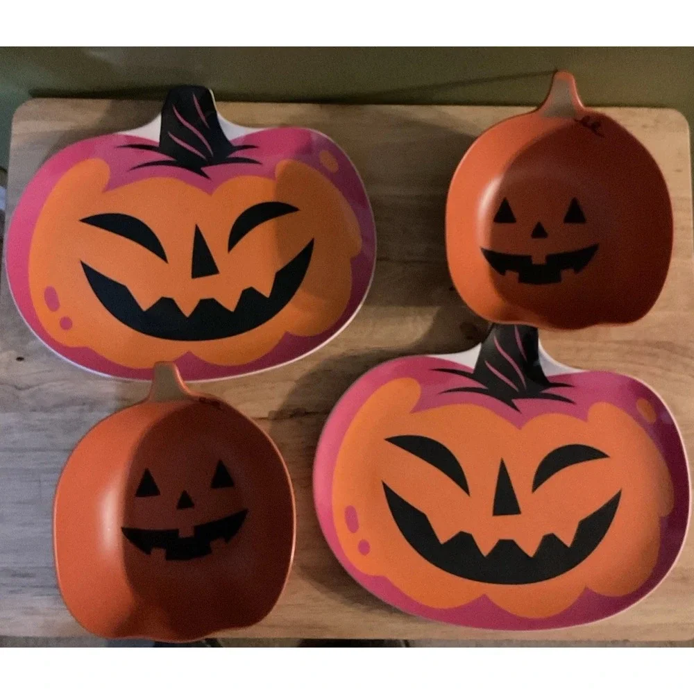Hyde And Eek Pumpkin Plates And Bowls,  Set‎ Of 4, 2 Plates And 2 Bowls